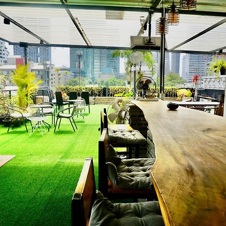 Hash Apartment With Unique Chill Design At Silom Soi 3 バンコク都 エクステリア 写真