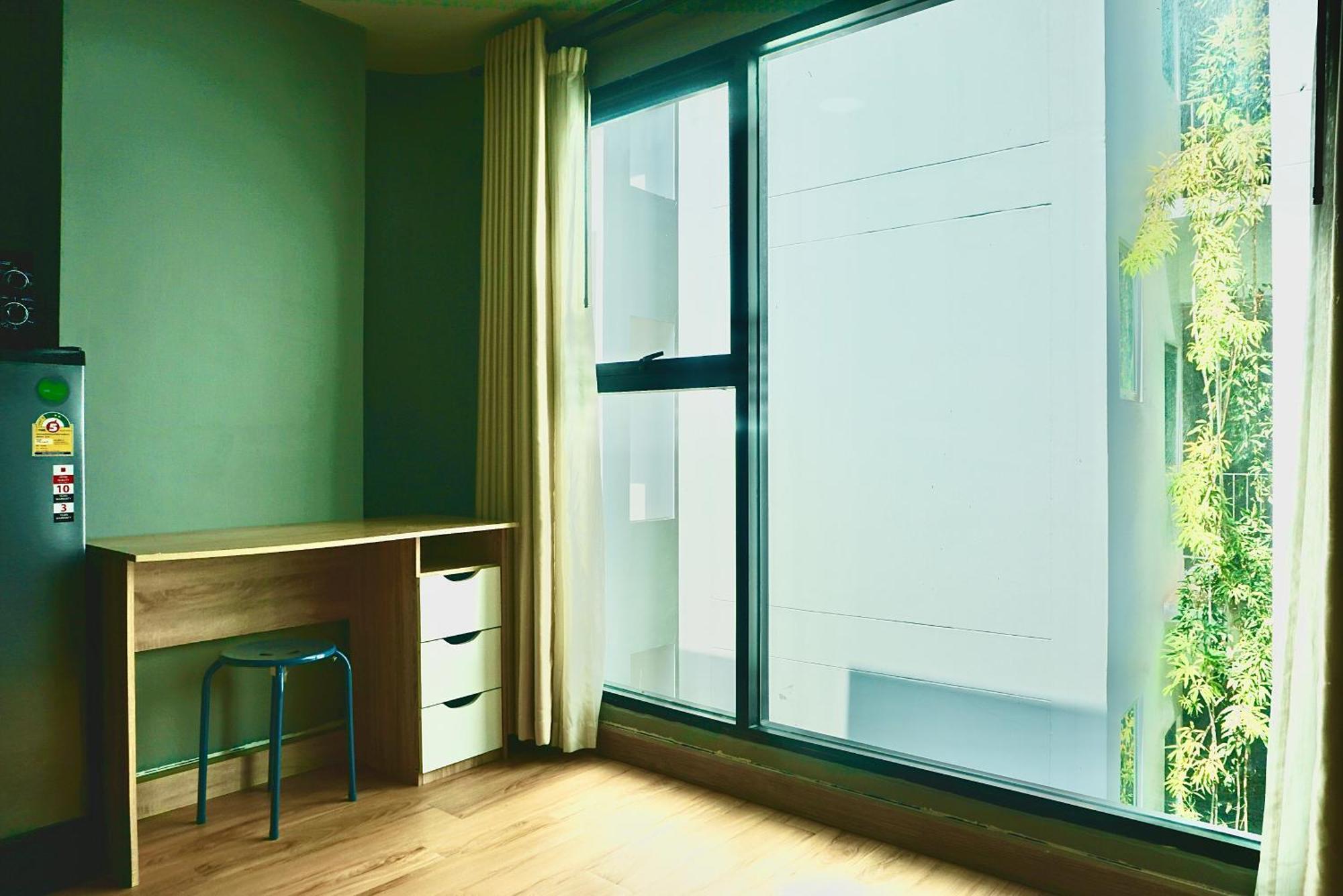 Hash Apartment With Unique Chill Design At Silom Soi 3 バンコク都 エクステリア 写真
