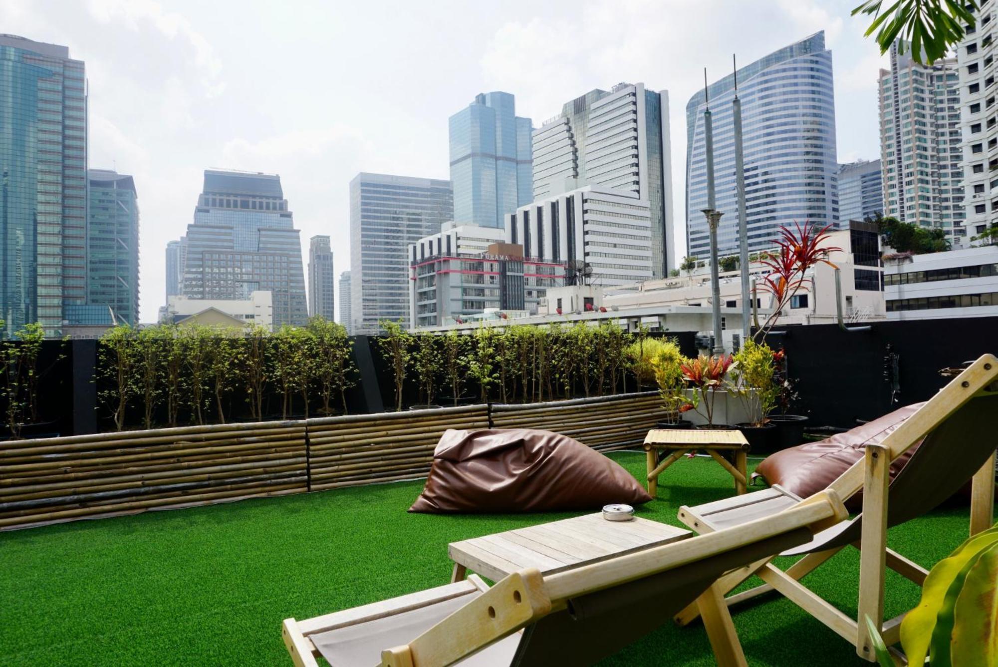 Hash Apartment With Unique Chill Design At Silom Soi 3 バンコク都 エクステリア 写真